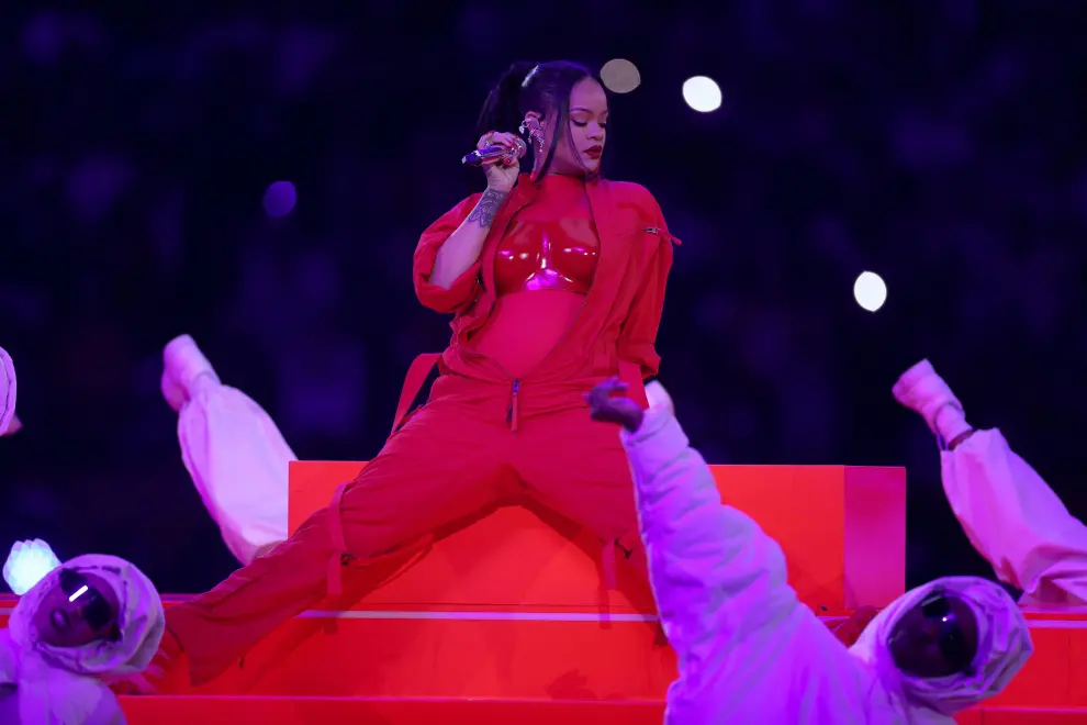Football - NFL - Super Bowl LVII - Half-Time Show - State Farm Stadium, Glendale, Arizona, United States - February 12, 2023 Rihanna performs during the halftime show REUTERS/Caitlin O'hara FOOTBALL-NFL-SUPERBOWL/HALFTIME