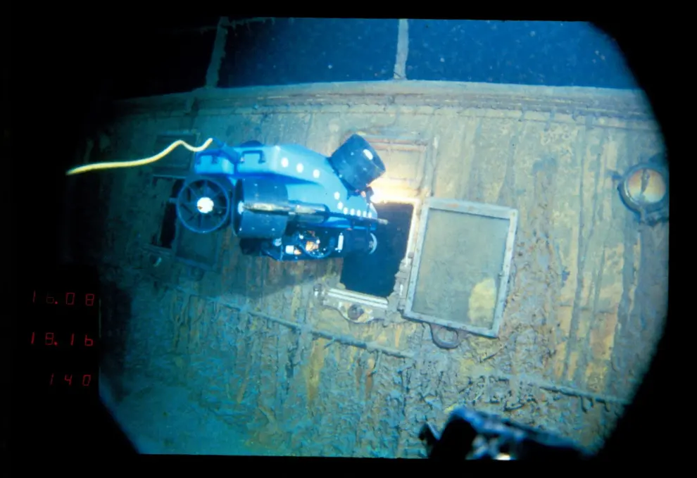 Titanic bow is seen during a dive at the resting place of the Titanic's wreck, July, 1986. WHOI Archives/Woods Hole Oceanographic Institution/Handout via REUTERS THIS IMAGE HAS BEEN SUPPLIED BY A THIRD PARTY. NO RESALES. NO ARCHIVES. MANDATORY CREDIT TITANIC-WRECKAGE/
