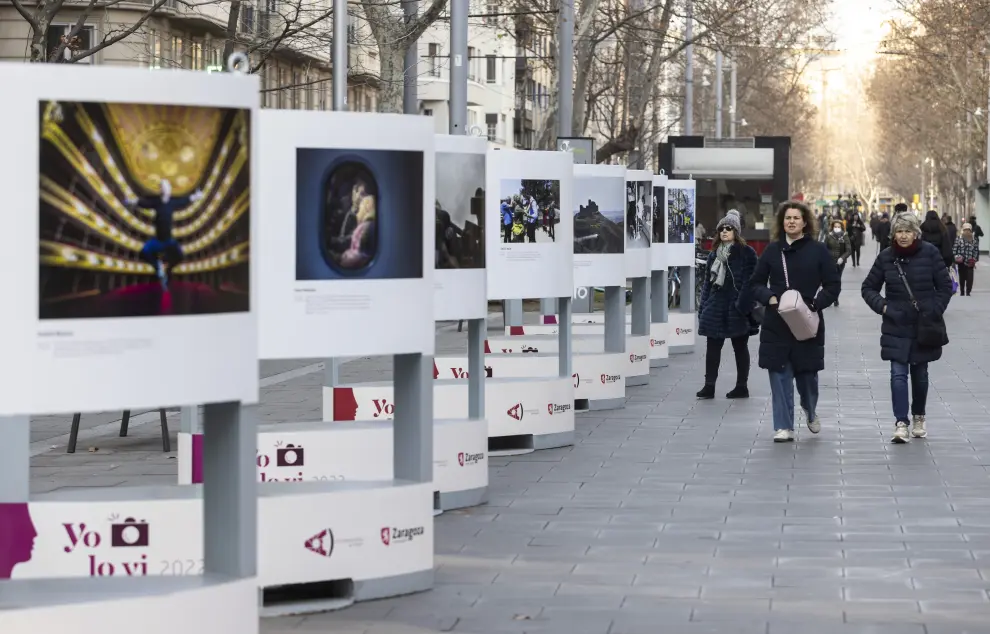 Exposición de imágenes realizadas por fotoperiodistas aragoneses, titulada 'Yo lo ví', en la Gran Vía de Zaragoza