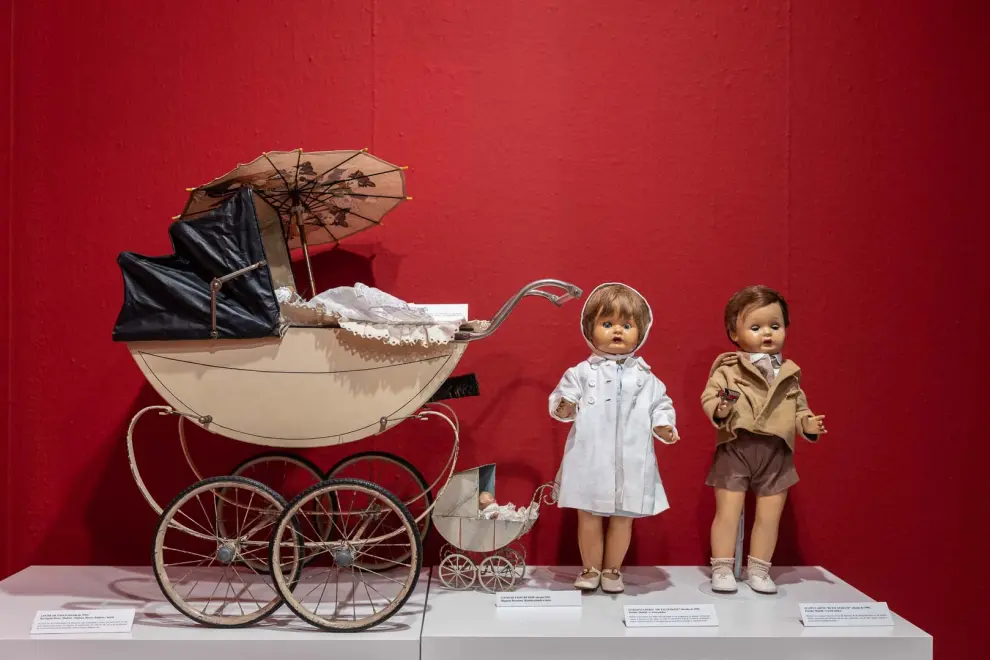 Exposición de historia del juguete español en el Patio de la Infanta en Zaragoza.