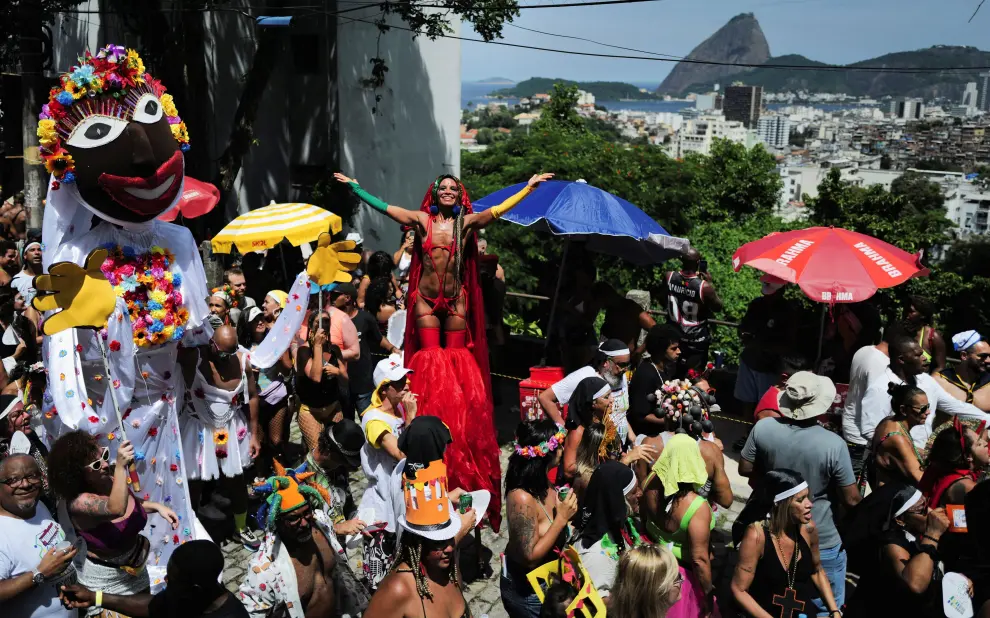Revellers perform at the annual block party known as "Carmelitas", during Carnival festivities in Rio de Janeiro, Brazil, February 17, 2023. REUTERS/Lucas Landau BRAZIL-CARNIVAL/STREET