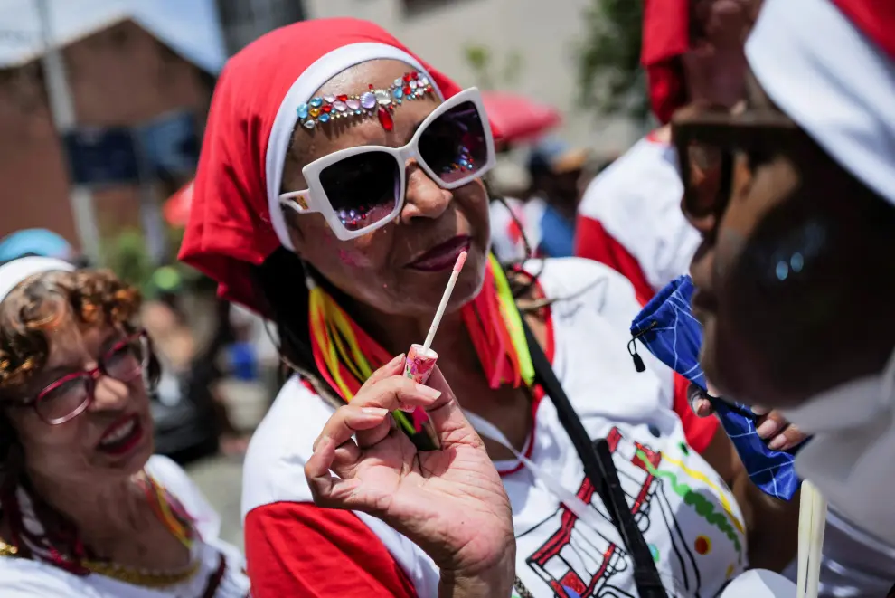 "Rei Momo" (Carnival King) holds the Rio de Janeiro's ceremonial key, symbolising the official start of the Carnival in Rio de Janeiro, Brazil February 17, 2023. REUTERS/Ricardo Moraes BRAZIL-CARNIVAL/KING