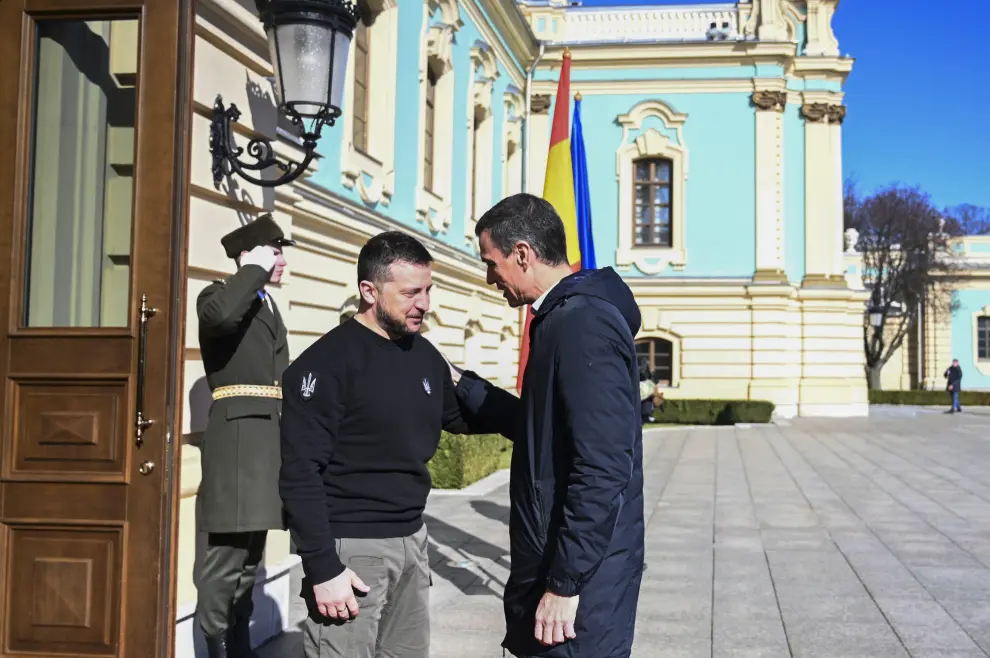 Zelenski recibe a Sánchez en su segunda visita a Kiev.