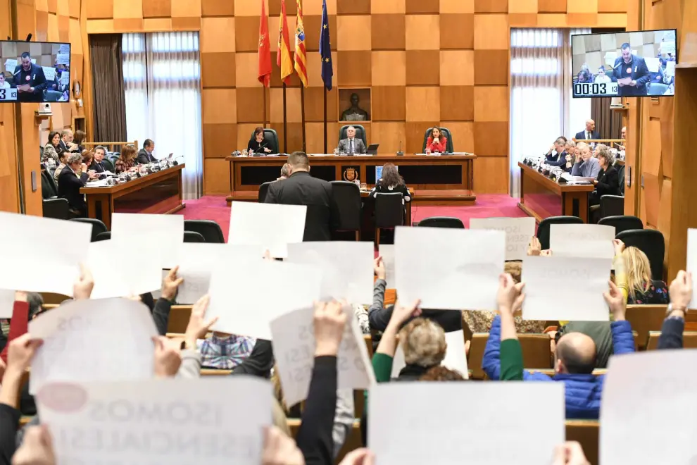 Fotos del Pleno del Ayuntamiento de Zaragoza celebrado el viernes, 24 de febrero.
