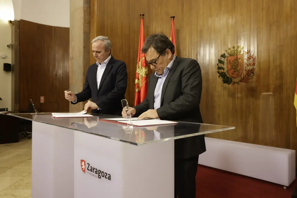 Firma de contrato de patrocinio entre el Ayuntamiento y el Real Zaragoza
