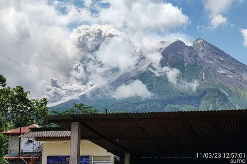 El volcán Merapi, en erupción