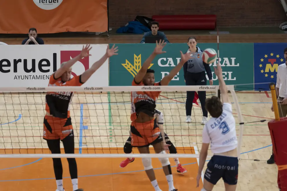 Foto del partido de Superliga de voleibol: Pamesa Teruel-Boiro, en el pabellón Los Planos