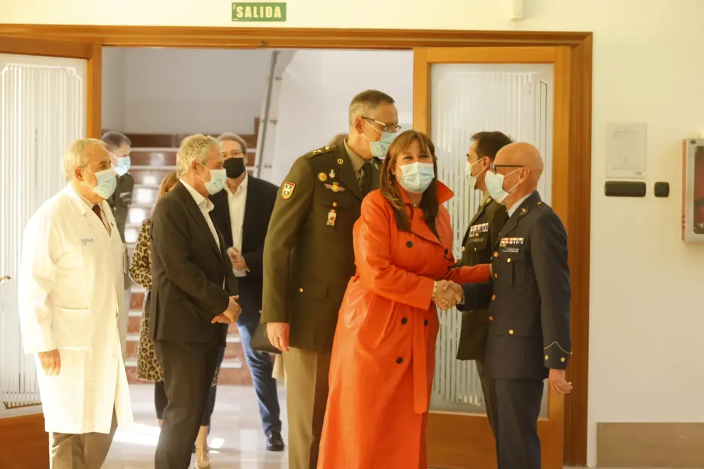 Visita de la consejera al Hospital Militar de Zaragoza.