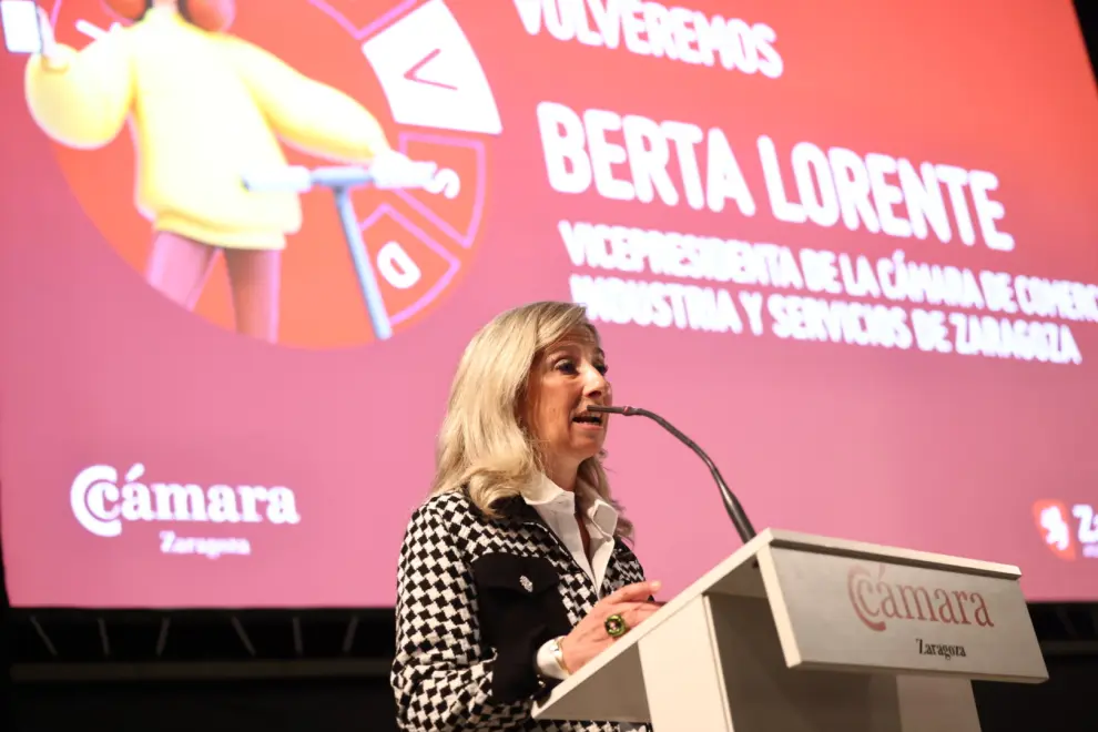 Foto del acto de homenaje al comercio de Zaragoza por su participación en el programa Volveremos