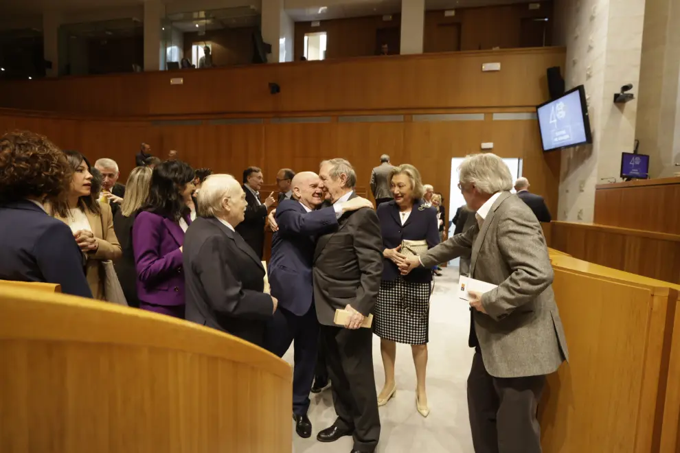 Homenaje a los diputados de la I legislatura en las Cortes de Aragón