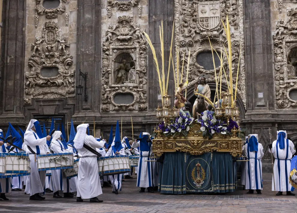 Procesión de las Palmas de la Cofradía de la Entrada de Jesús en Jerusalén de Zaragoza