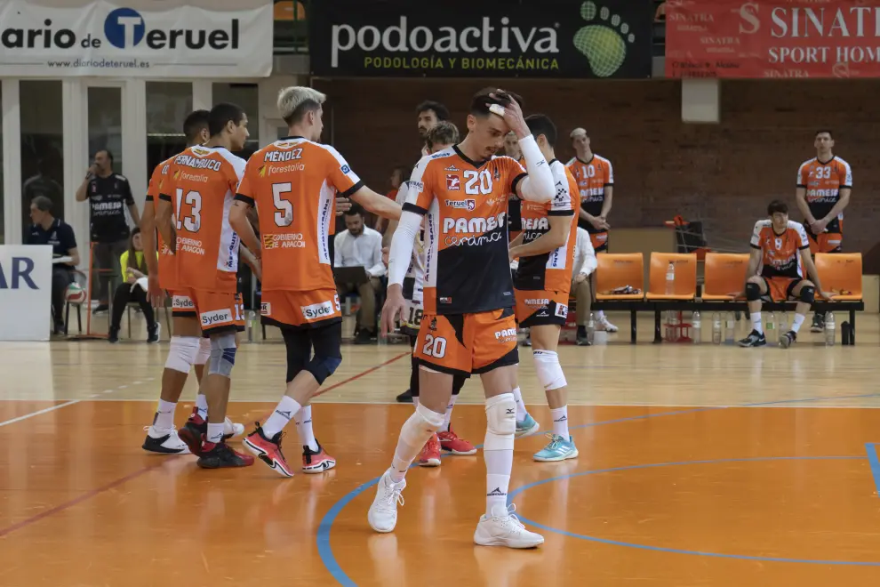 Foto del partido Pamesa Teruel-Unicaja Costa de Almería, del 'play off' de la Superliga de voleibol en Los Planos