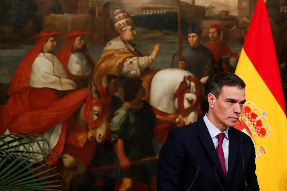 Italian Prime Minister Giorgia Meloni and Spanish Prime Minister Pedro Sanchez hold a news conference after their meeting at Palazzo Chigi, in Rome, Italy, April 5, 2023. REUTERS/Remo Casilli ITALY-SPAIN/