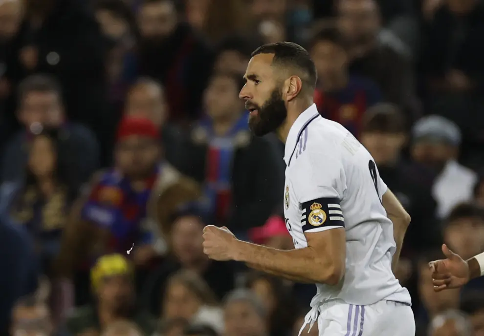 Soccer Football - Copa del Rey - Semi Final - Second Leg - FC Barcelona v Real Madrid - Camp Nou, Barcelona, Spain - April 5, 2023 Real Madrid's Karim Benzema celebrates scoring their second goal with Real Madrid's Vinicius Junior REUTERS/Nacho Doce SOCCER-SPAIN-FCB-MAD/REPORT
