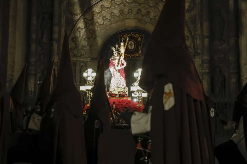 Salida del Calvario en la procesión del Encuentro en Zaragoza.