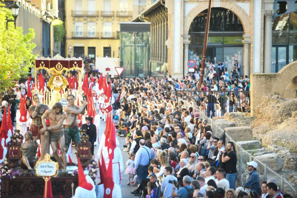 Fotos de la procesión del Santo Entierro en Zaragoza