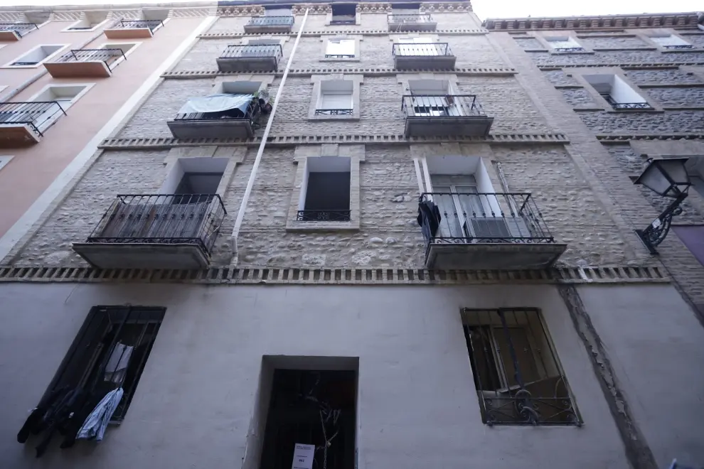 Desalojado un edificio de Zaragoza con 17 personas por riesgo de hundimiento