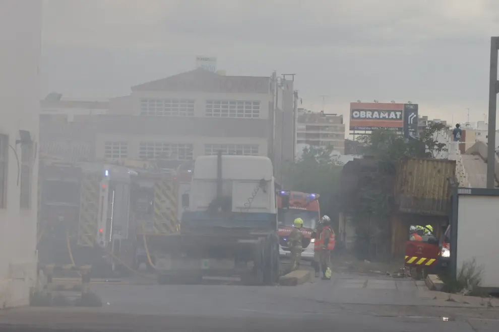 Incendio en Zaragoza cerca de la carretera de Castellón.