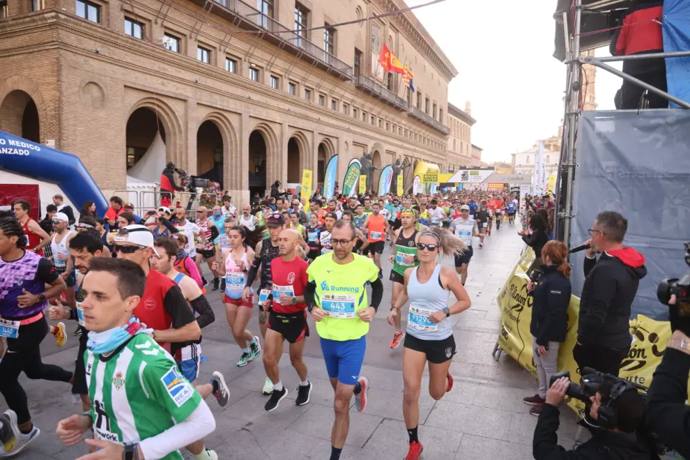 Imágenes de la salida de la Maratón de Zaragoza