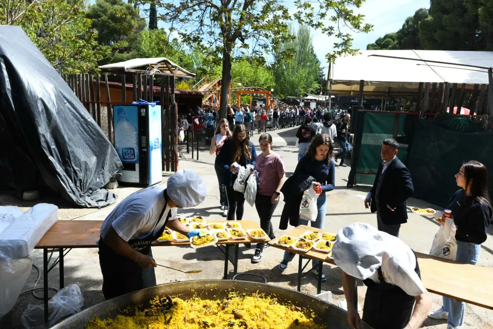 Decenas de personas disfrutan de la fiesta HERALDO en el Parque de Atracciones