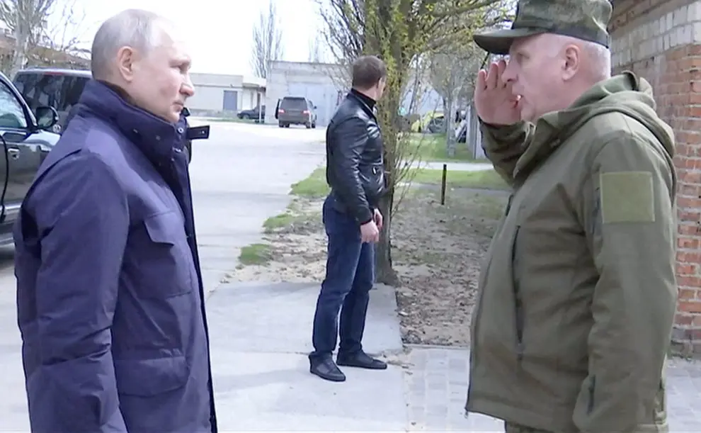 El presidente ruso Vladimir Putin visita la región de Kherson