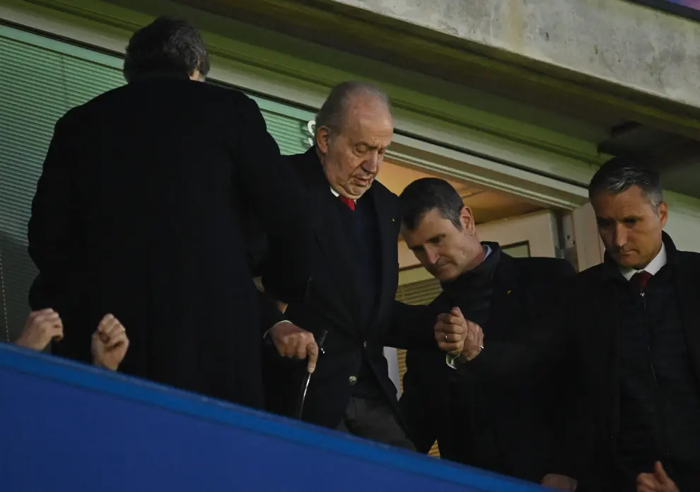 Soccer Football - Champions League - Quarter Final - Second Leg - Chelsea v Real Madrid - Stamford Bridge, London, Britain - April 18, 2023 Former king Juan Carlos I of Spain in the stands during the match REUTERS/Dylan Martinez SOCCER-CHAMPIONS-CHE-MAD/REPORT