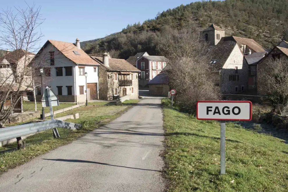 Entrada a la localidad de Fago