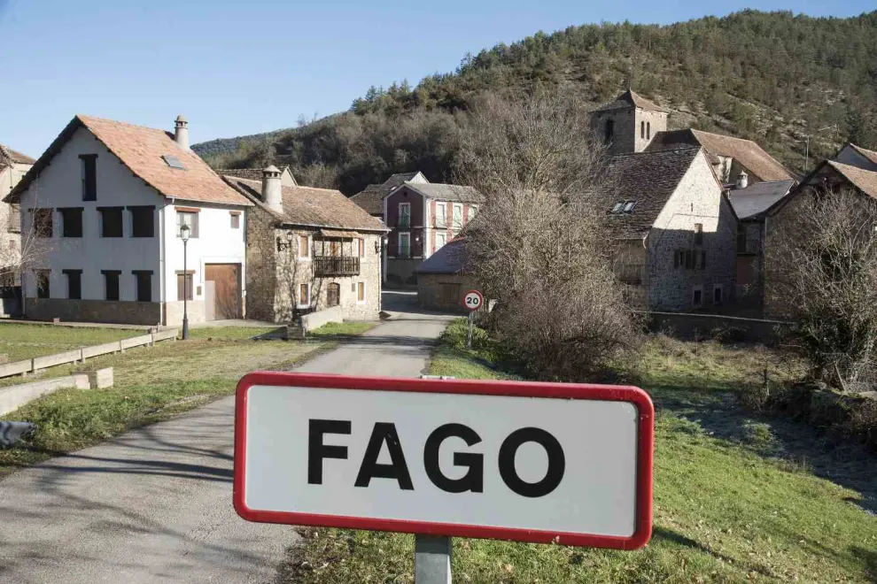 Entrada a la localidad de Fago