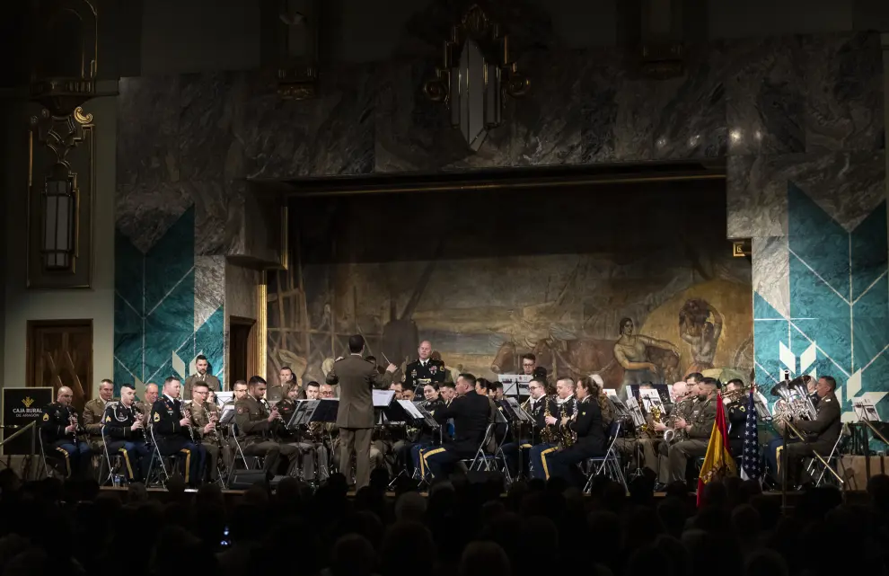 Concierto de músicos militares de EE.UU. y de la Academia General Militar, en la sede de Caja Rural de Aragón en Zaragoza