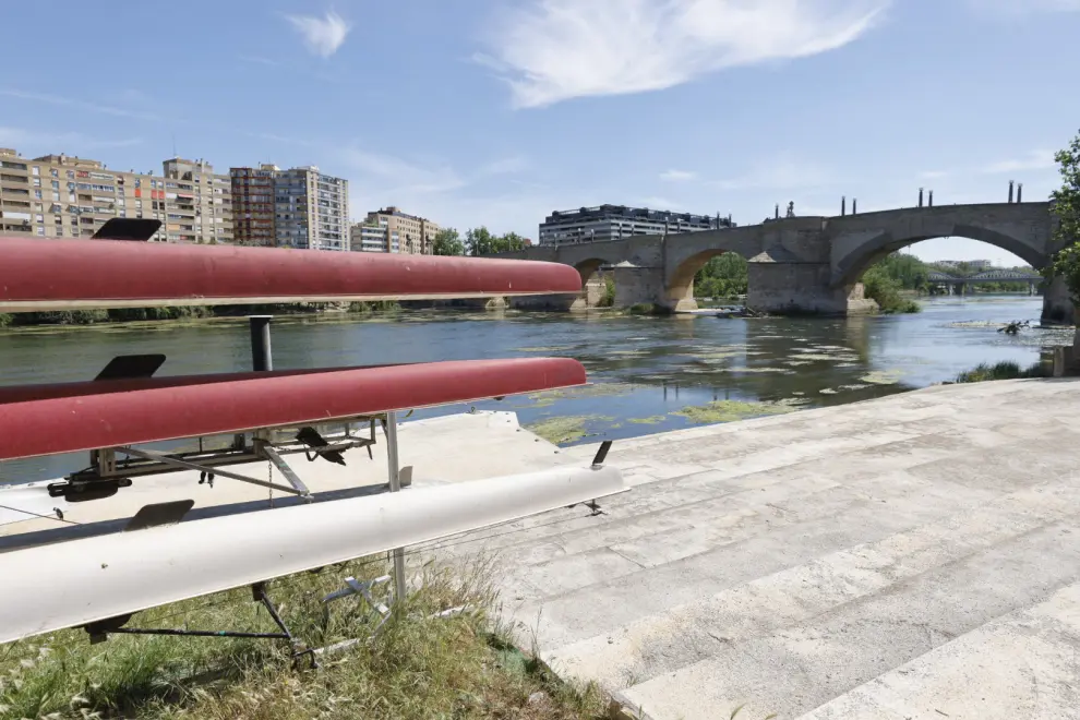 Río Ebro a su paso por Zaragoza en abril de 2023