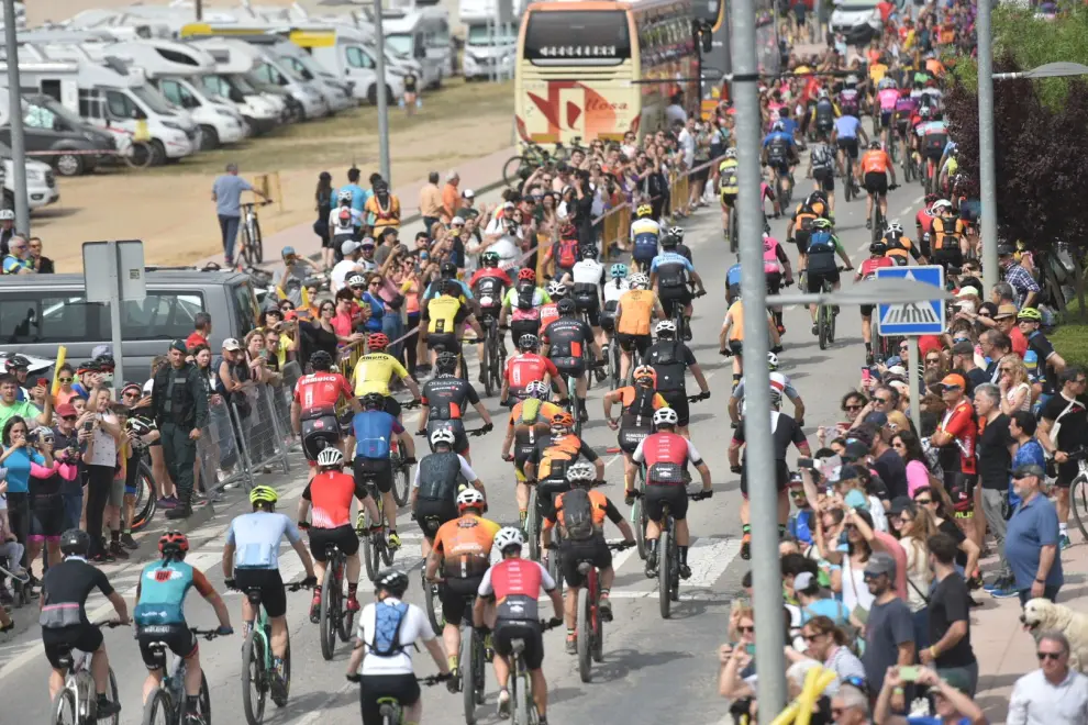8.000 'riders' han tomado la salida de manera escalonada y con altas temperaturas.