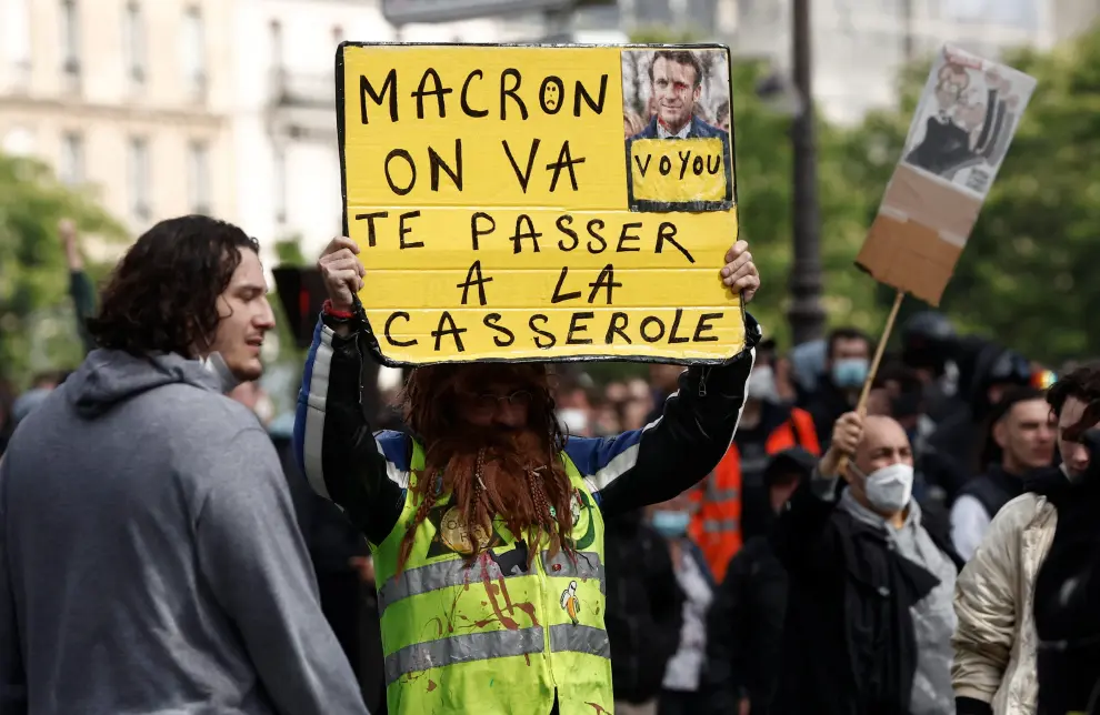 Miles de personas salen a la calle en Francia para sumarse a la gran marcha contra la reforma de las pensiones.