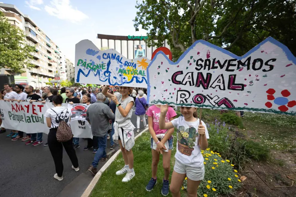 Manifestación en Zaragoza para defender la paralización del proyecto de Canal Roya.
