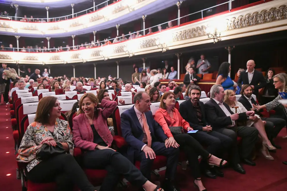 Foto de la entrega de los premios del X Festival Aragón Negro 2023, en el Teatro Principal de Zaragoza