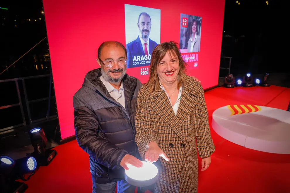 Inicio de la campaña del PSOE Aragón en Zaragoza, con Javier Lambán y Lola Ranera, en el Club Náutico