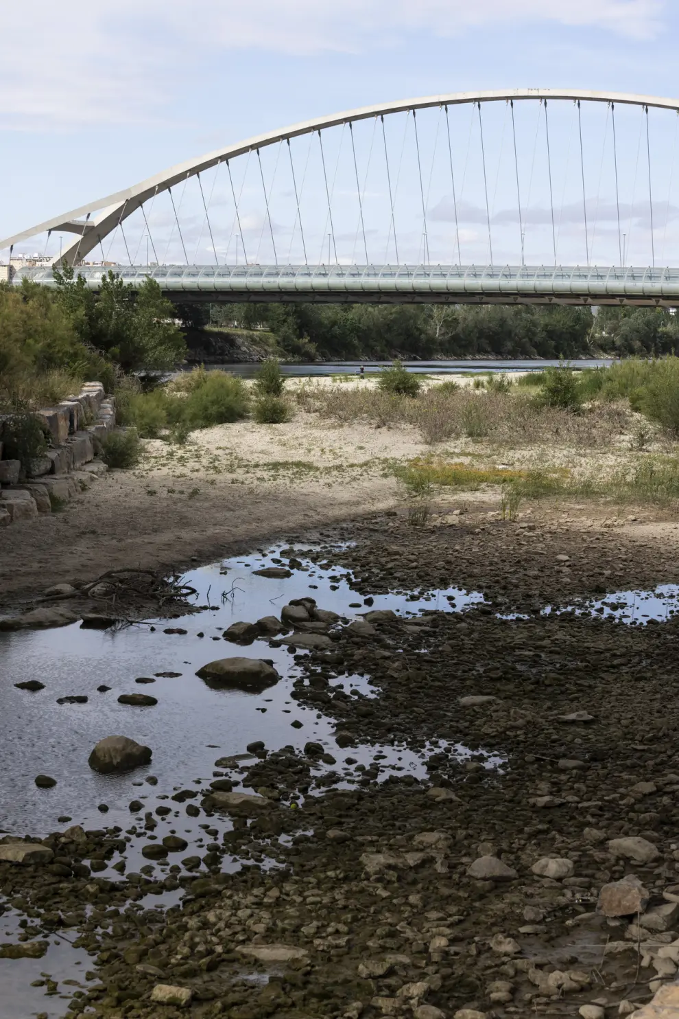 El río a su paso por Zaragoza, a 13 de mayo de 2023.