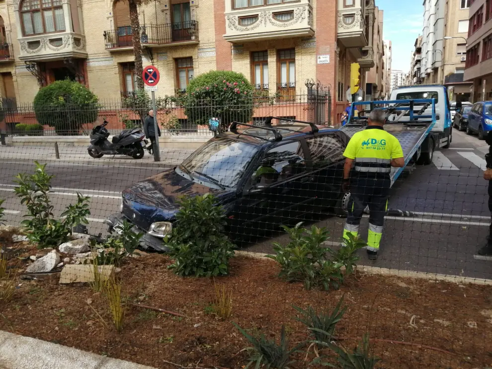Imágenes del accidente en el Paseo de Sagasta de Zaragoza.