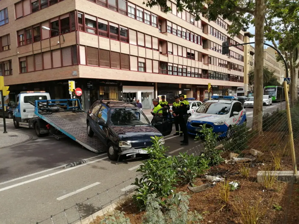 Imágenes del accidente en el Paseo de Sagasta de Zaragoza.