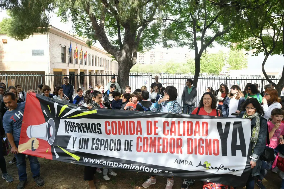 Las familias del colegio Miraflores reclaman un comedor escolar de calidad.