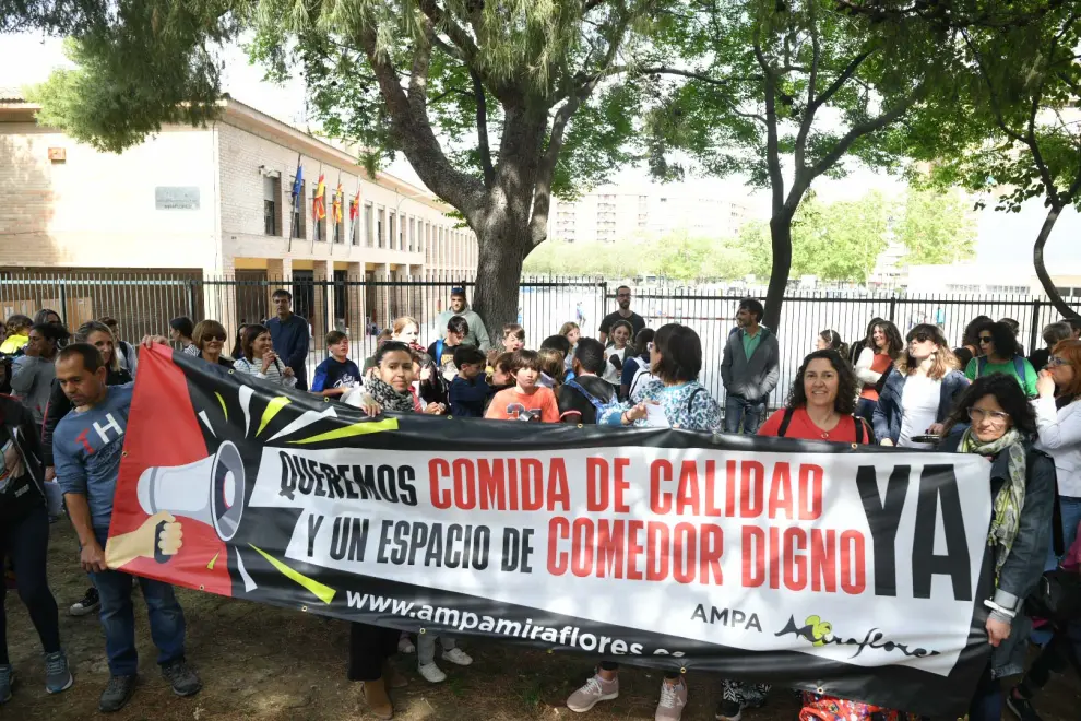Las familias del colegio Miraflores reclaman un comedor escolar de calidad.
