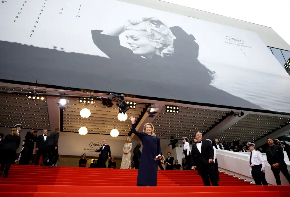 Cannes (France), 16/05/2023.- Catherine Deneuve arrives for the Opening Ceremony of the 76th annual Cannes Film Festival, in Cannes, France, 16 May 2023. The festival runs from 16 to 27 May. (Cine, Francia) EFE/EPA/Sebastien Nogier
 FRANCE CANNES FILM FESTIVAL 2023
