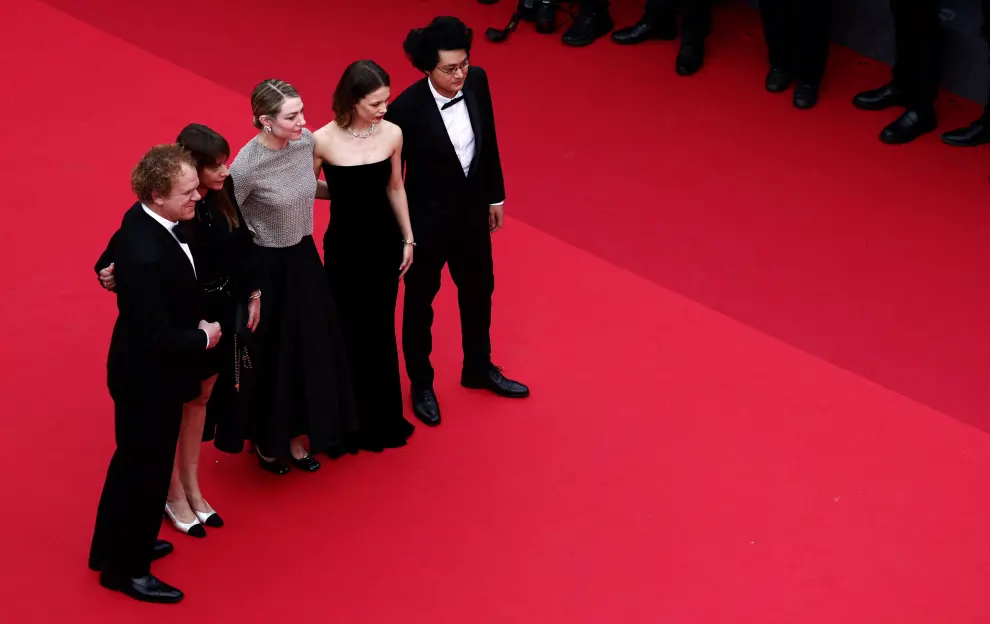 The 76th Cannes Film Festival - Opening ceremony and screening of the film "Jeanne du Barry" Out of competition - Red Carpet arrivals - Cannes, France, May 16, 2023.  John C. Reilly, President of Un Certain Regard Jury, and Jury members Alice Winocour, Paula Beer, Davy Chou and Emilie Dequenne pose. REUTERS/Eric Gaillard FILMFESTIVAL-CANNES/OPENING RED CARPET