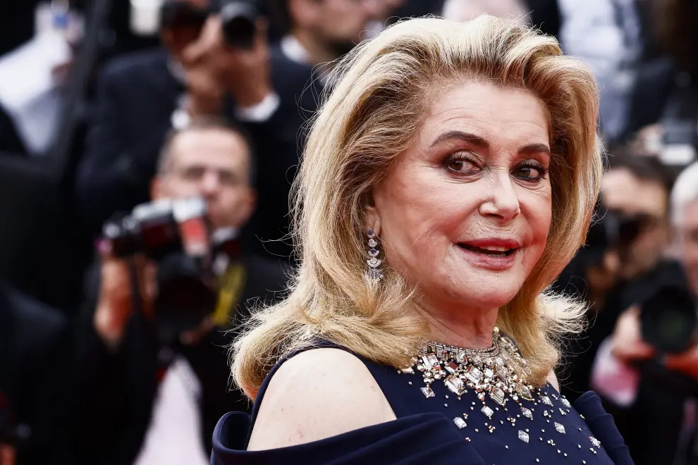 The 76th Cannes Film Festival - Opening ceremony and screening of the film "Jeanne du Barry" Out of competition - Red Carpet arrivals - Cannes, France, May 16, 2023. Catherine Deneuve poses. REUTERS/Sarah Meyssonnier FILMFESTIVAL-CANNES/OPENING RED CARPET