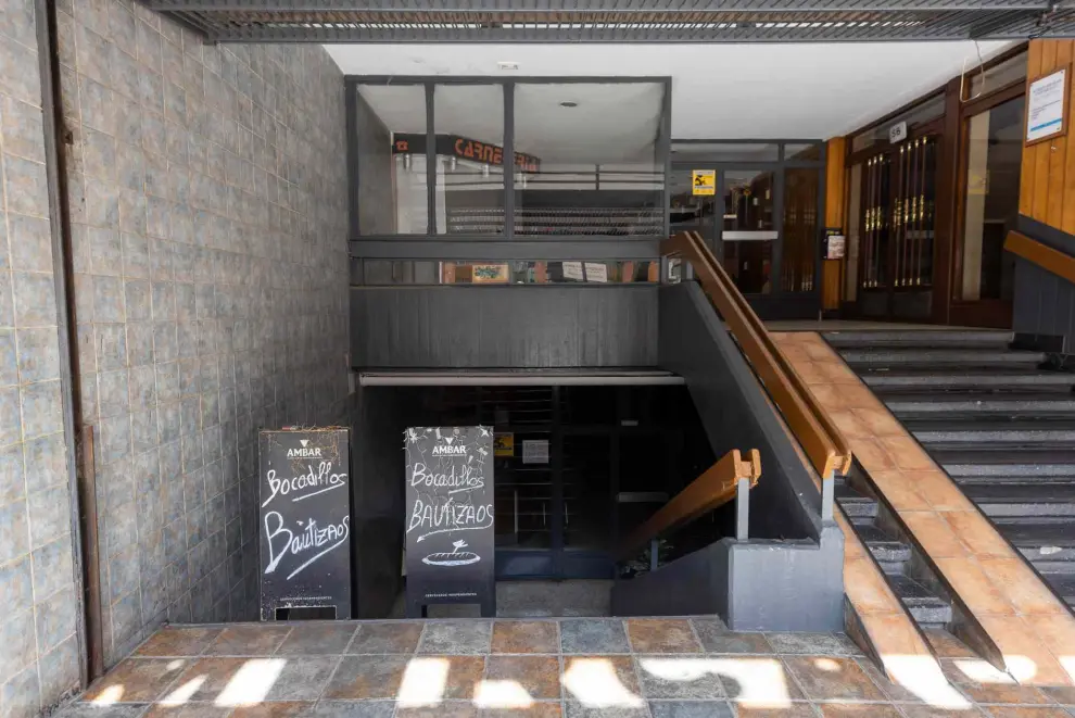 Exterior del bar El Siberiano en Zaragoza ya cerrado