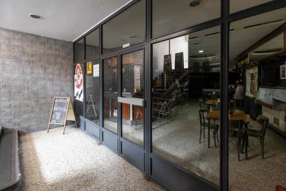 Exterior del bar El Siberiano en Zaragoza ya cerrado