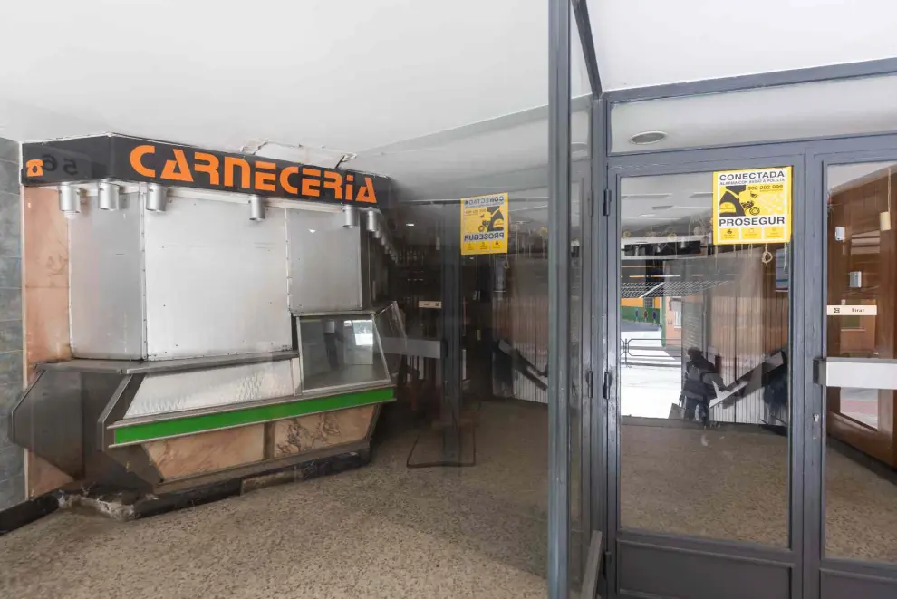 Interior del bar El Siberiano en Zaragoza ya cerrado