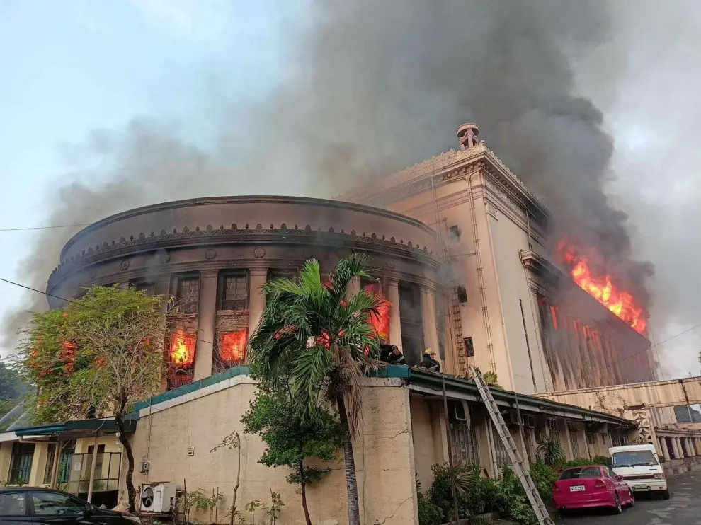 Smoke erupts as a massive fire hits Manila Central Post Office building in Manila, Philippines, May 22, 2023. Bureau Of Fire Protection NCR/Handout via REUTERS    THIS IMAGE HAS BEEN SUPPLIED BY A THIRD PARTY. MANDATORY CREDIT. NO RESALES. NO ARCHIVES. PHILIPPINES-FIRE/