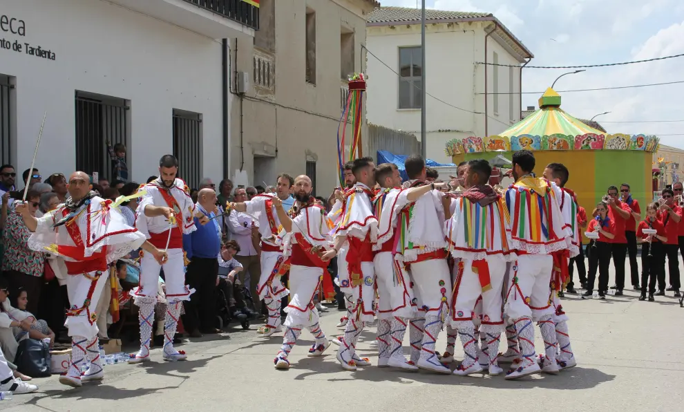 Foto del dance de Tardienta en honor a Santa Quiteria