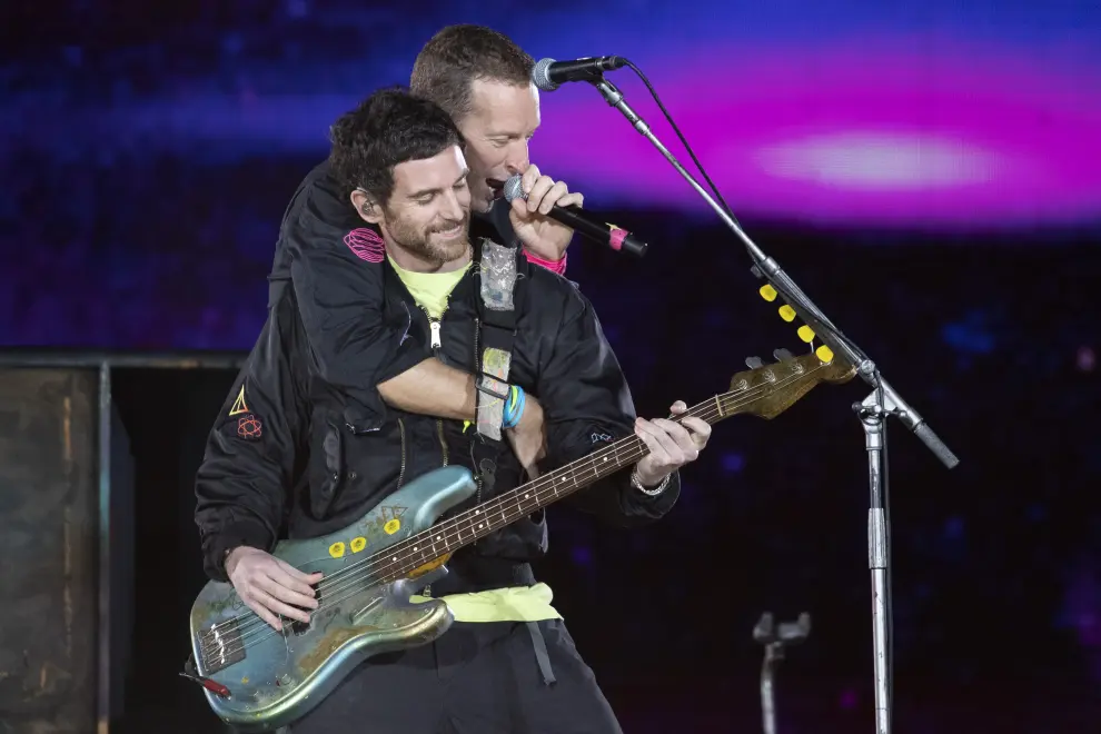 El cantante de Coldplay, Chris Martin, durante el concierto en el Estadio Olímpico de Barcelona.
