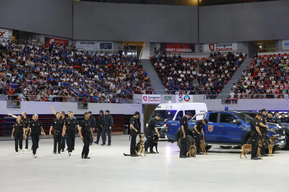 La Policía Nacional exhibe sus medios a la comunidad educativa